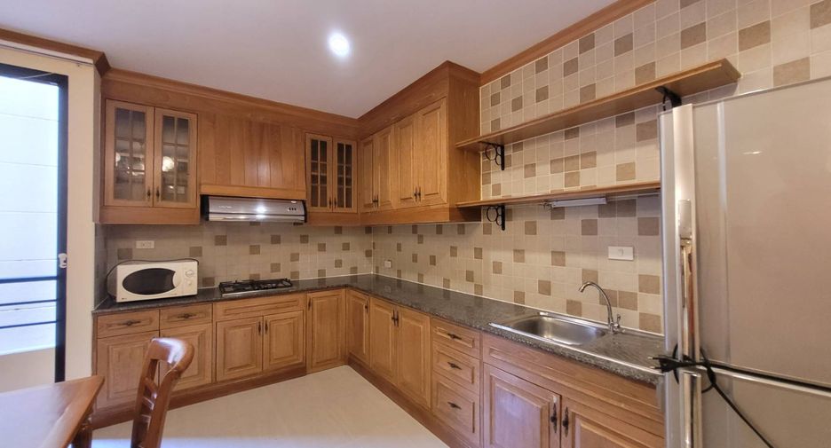 Wohnung zur Miete mit 3 Zimmer in Watthana, Bangkok
