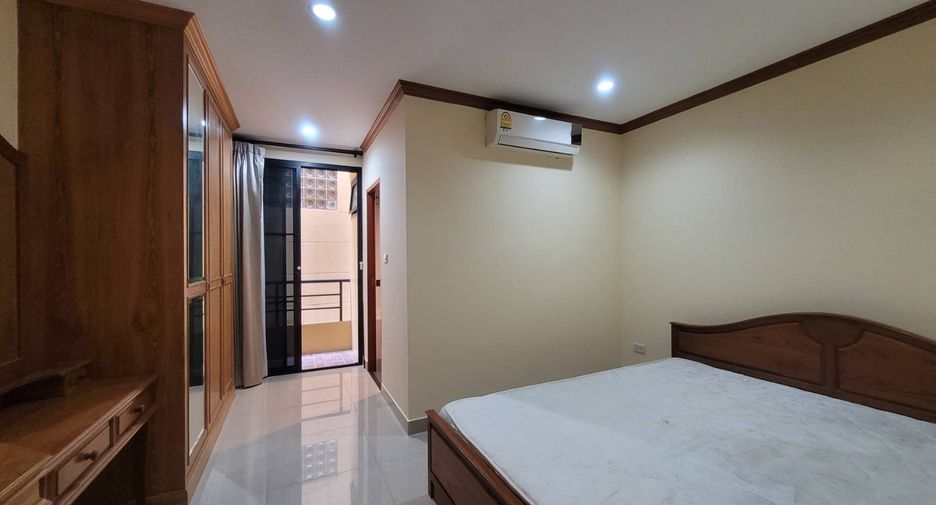 Wohnung zur Miete mit 3 Zimmer in Watthana, Bangkok