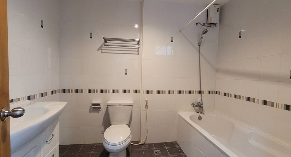 Wohnung zur Miete mit 3 Zimmer in Watthana, Bangkok