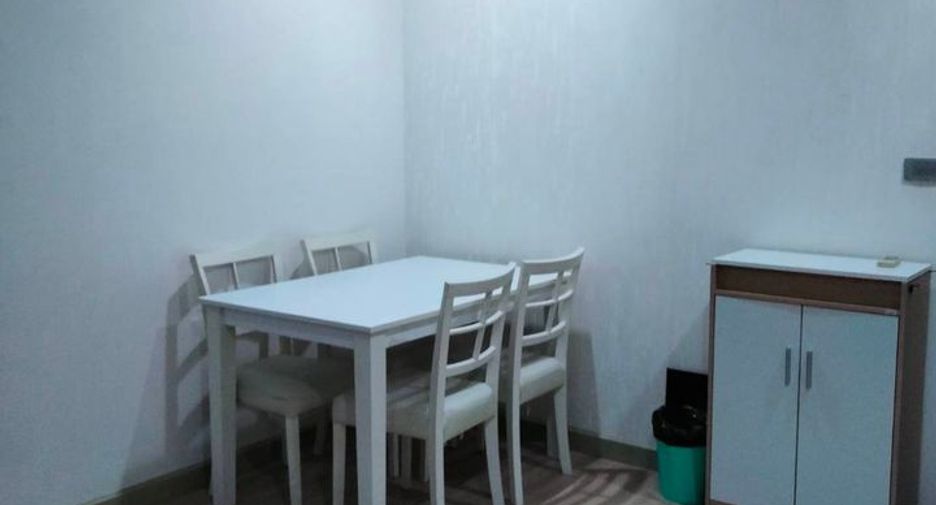 Condo en alquiler de 1 habitaciones en Khlong Toei, Bangkok