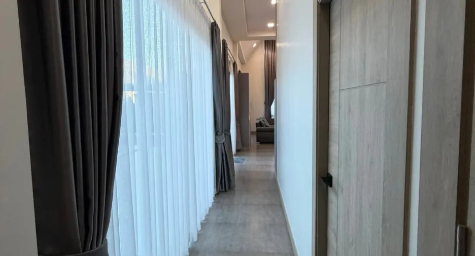 Villa en alquiler de 3 habitaciones en Bang Lamung, Chonburi