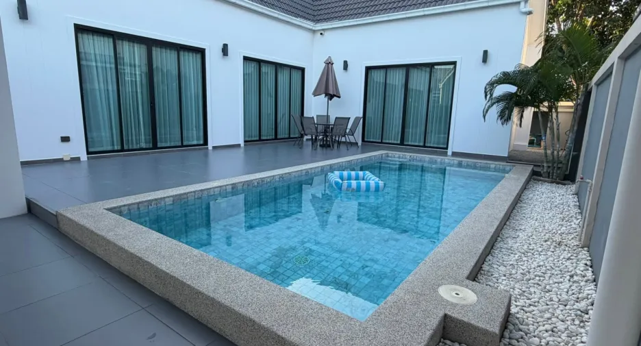 Villa en alquiler de 3 habitaciones en Bang Lamung, Chonburi
