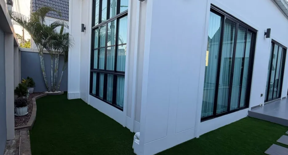 Villa en alquiler de 3 habitaciones en Bang Lamung, Chonburi