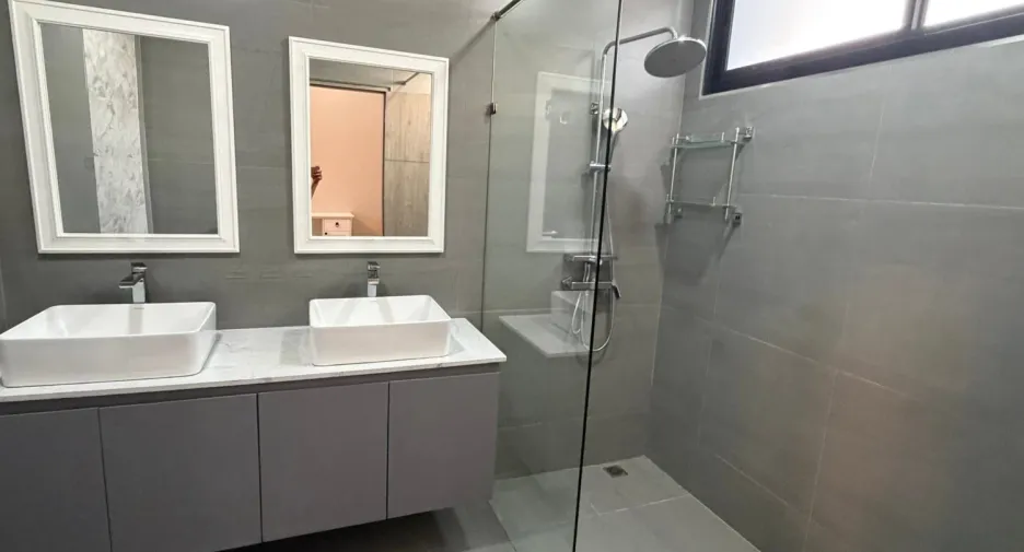 Villa en alquiler de 3 habitaciones en Bang Lamung, Chonburi