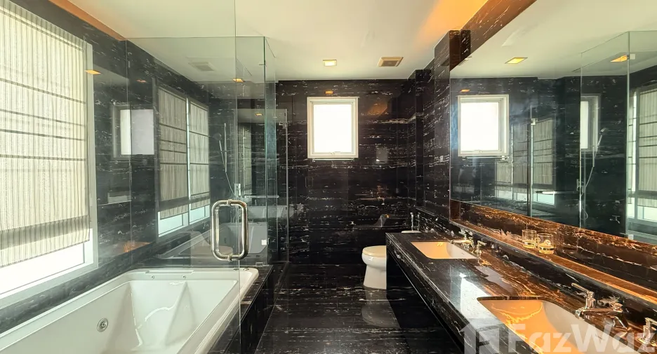 For sale 4 bedrooms house in Bang Phli, Samut Prakan