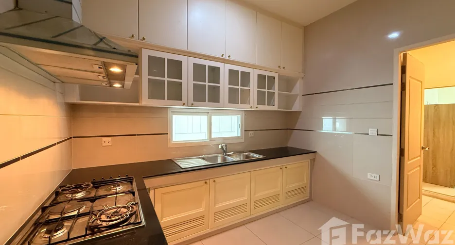For sale 4 bedrooms house in Bang Phli, Samut Prakan