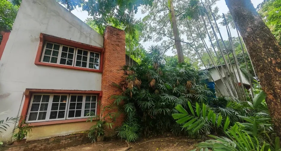 For sale 4 bedrooms house in Mueang Chiang Mai, Chiang Mai