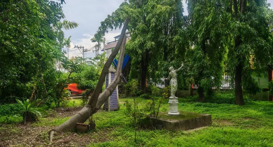 For sale 4 bedrooms house in Mueang Chiang Mai, Chiang Mai