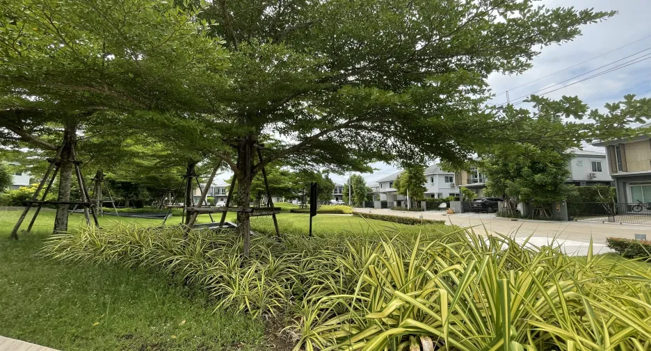 Casa en venta de 4 habitaciones en Bang Kruai, Nonthaburi
