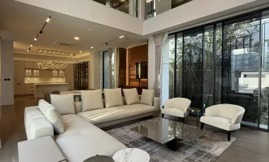 Casa en venta y en alquiler de 5 habitaciones en Saphan Sung, Bangkok