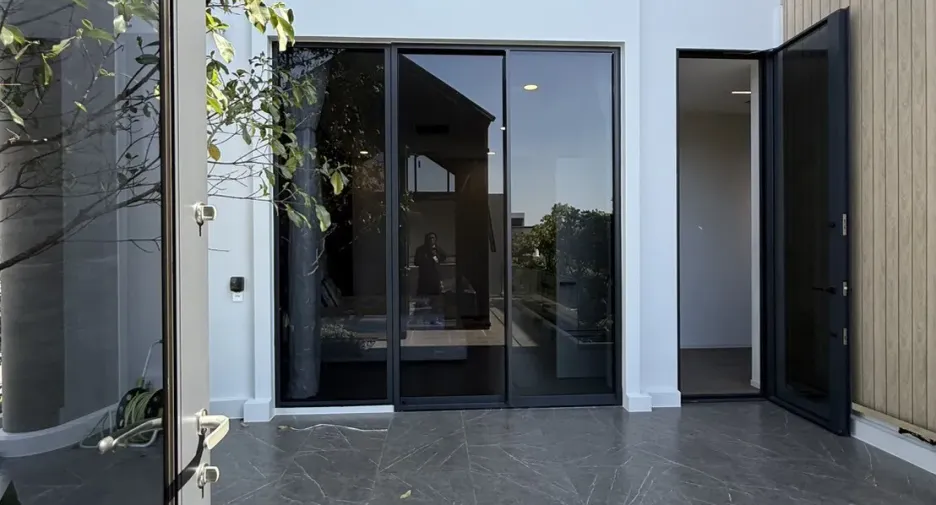 Casa en venta y en alquiler de 5 habitaciones en Saphan Sung, Bangkok