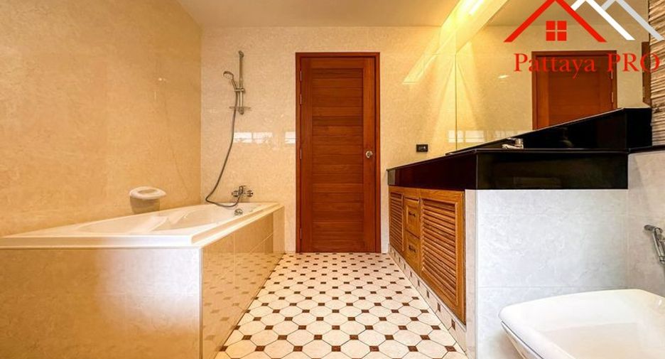 For sale 3 bedrooms house in Huay Yai, Pattaya
