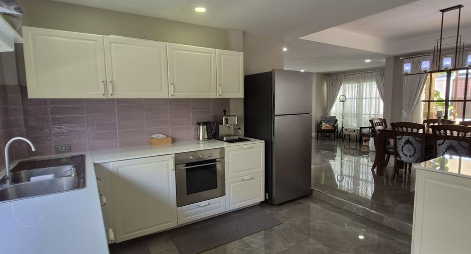 Casa en venta de 3 habitaciones en Bang Lamung, Chonburi