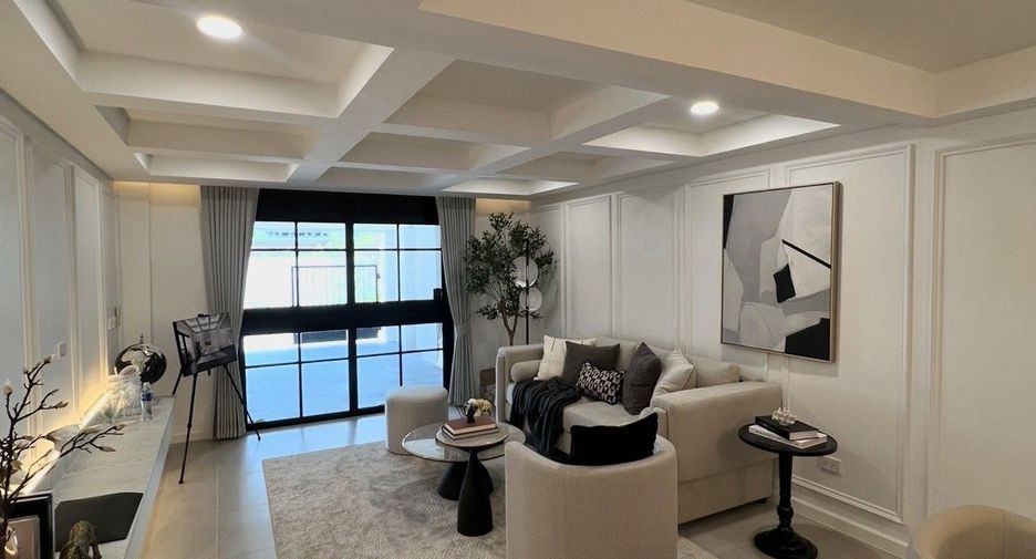 Casa adosada en venta de 3 habitaciones en Watthana, Bangkok