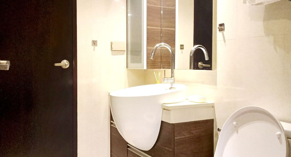 For rent 1 bed condo in Khlong Toei, Bangkok