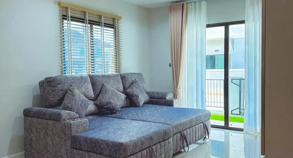 For rent 4 bedrooms house in Saraphi, Chiang Mai