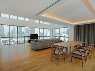 À louer 4 chambres condo à Watthana, Bangkok