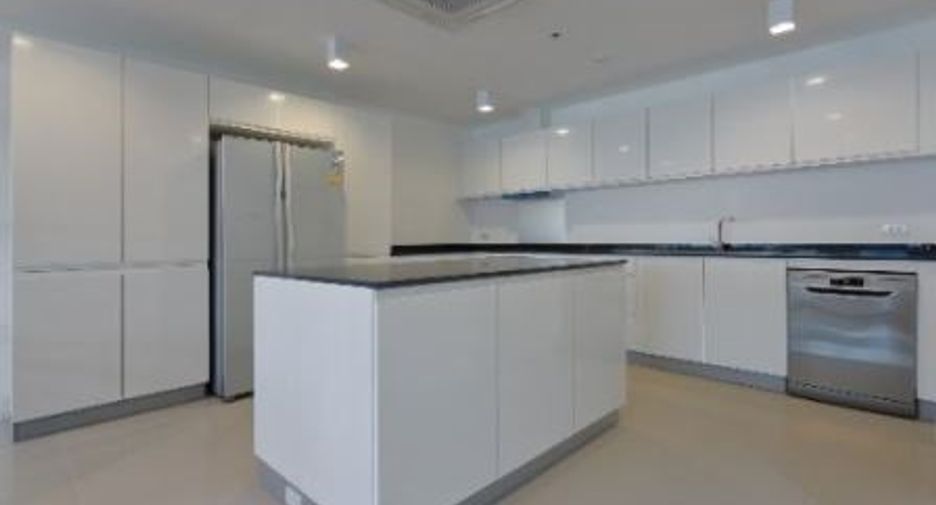 ให้เช่า 4 ห้องนอน คอนโด ใน วัฒนา, กรุงเทพฯ