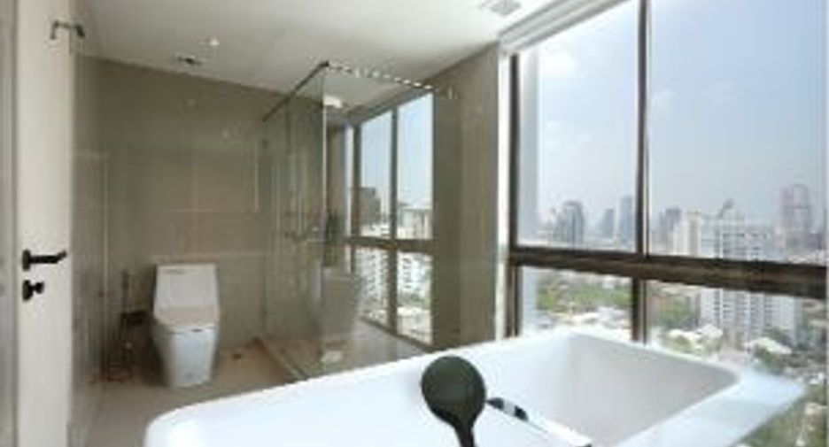 ให้เช่า 4 ห้องนอน คอนโด ใน วัฒนา, กรุงเทพฯ