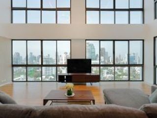 À louer 4 chambres condo à Watthana, Bangkok
