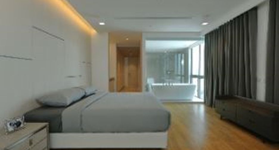 ให้เช่า 4 ห้องนอน คอนโด ใน วัฒนา, กรุงเทพฯ