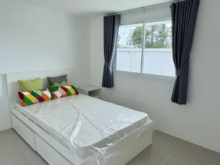 Casa en venta y en alquiler de 3 habitaciones en Prawet, Bangkok