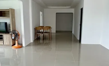 Casa en venta y en alquiler de 3 habitaciones en Prawet, Bangkok
