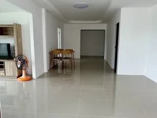 Casa en venta y en alquiler de 3 habitaciones en Prawet, Bangkok