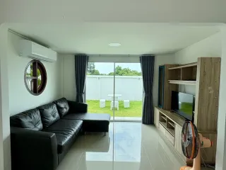 Casa en venta y en alquiler de 3 habitaciones en Prawet, Bangkok