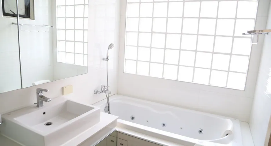 For rent 2 bedrooms condo in Sathon, Bangkok