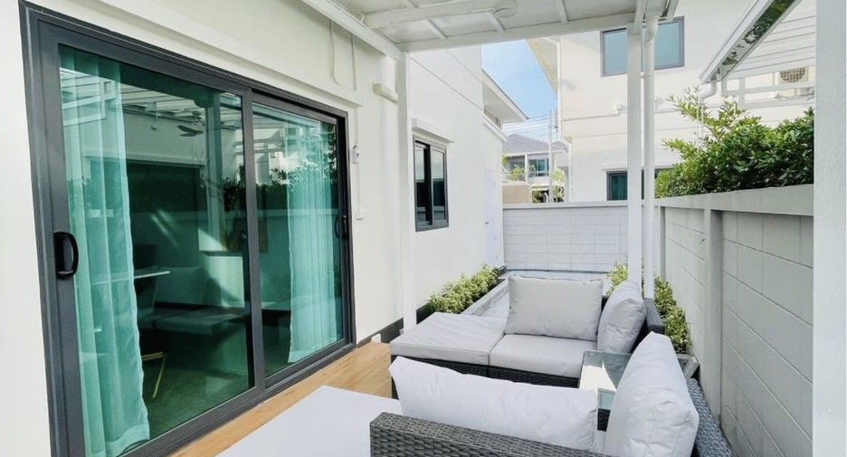 For sale and for rent 4 bedrooms villa in Mueang Phuket, Phuket