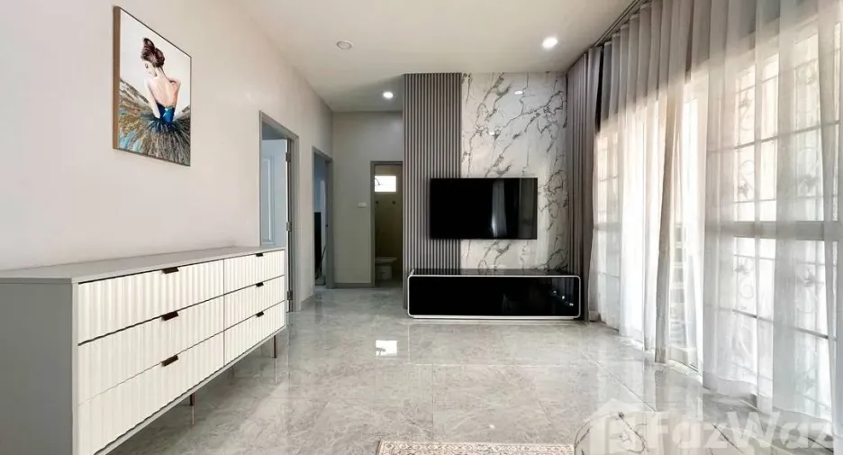 Casa en alquiler de 3 habitaciones en Bang Lamung, Chonburi