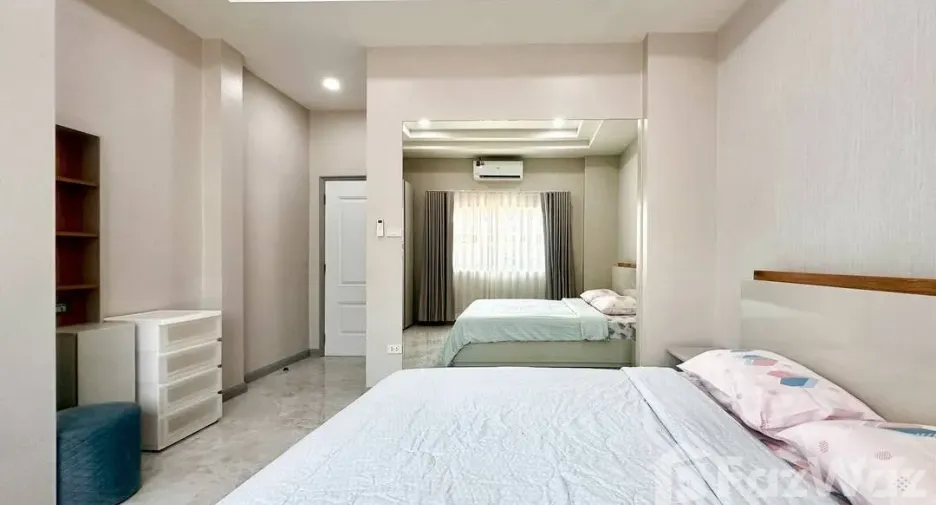 Casa en alquiler de 3 habitaciones en Bang Lamung, Chonburi
