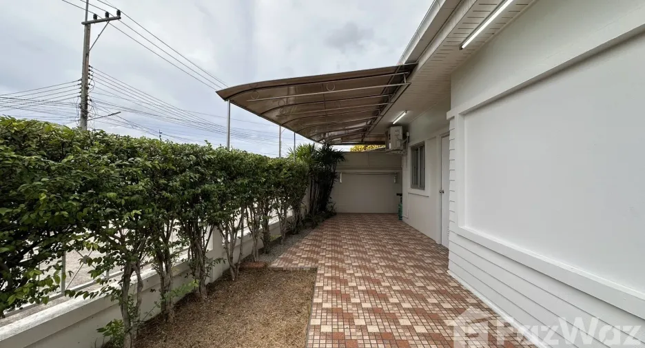 Casa en alquiler de 3 habitaciones en Bang Lamung, Chonburi
