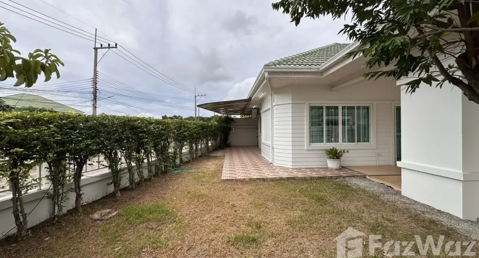 Casa en alquiler de 3 habitaciones en Bang Lamung, Chonburi