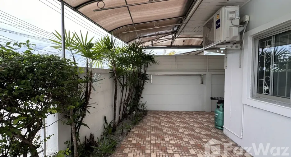 Casa en alquiler de 3 habitaciones en Bang Lamung, Chonburi