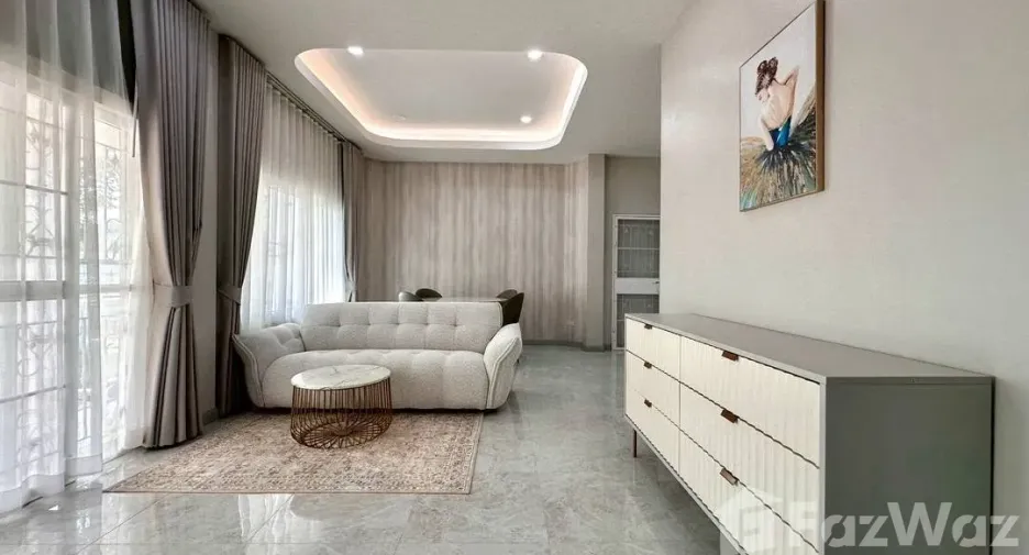Casa en alquiler de 3 habitaciones en Bang Lamung, Chonburi