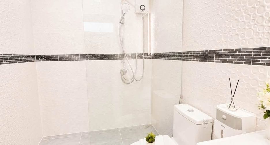 For sale 4 bedrooms villa in Bang Lamung, Chonburi