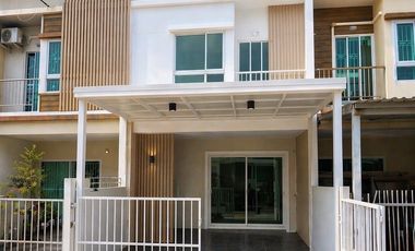 Reihenhaus zum Kauf mit 3 Zimmer in Suan Luang, Bangkok