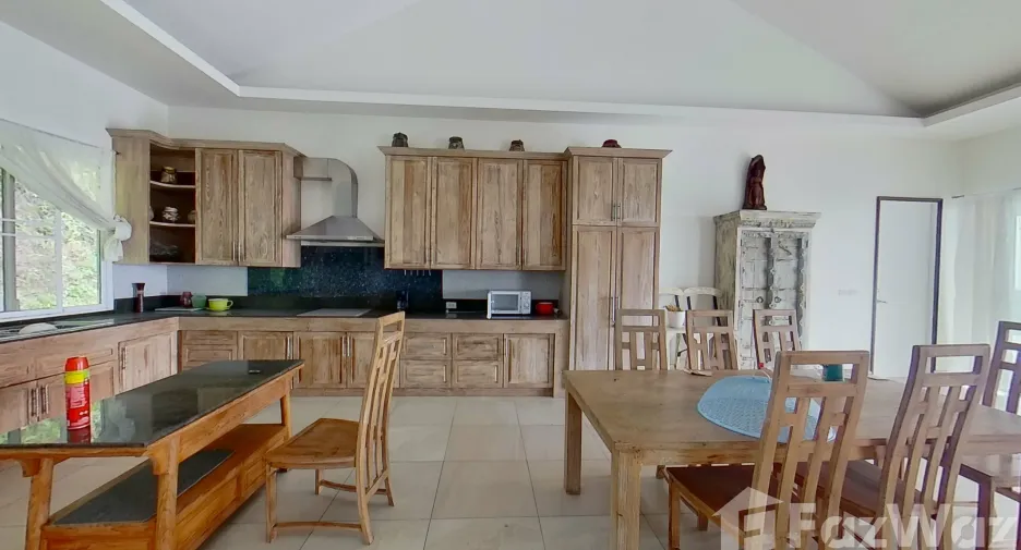 For sale 5 bedrooms house in Thalang, Phuket