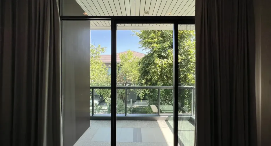 Casa en alquiler de 4 habitaciones en Bang Kapi, Bangkok