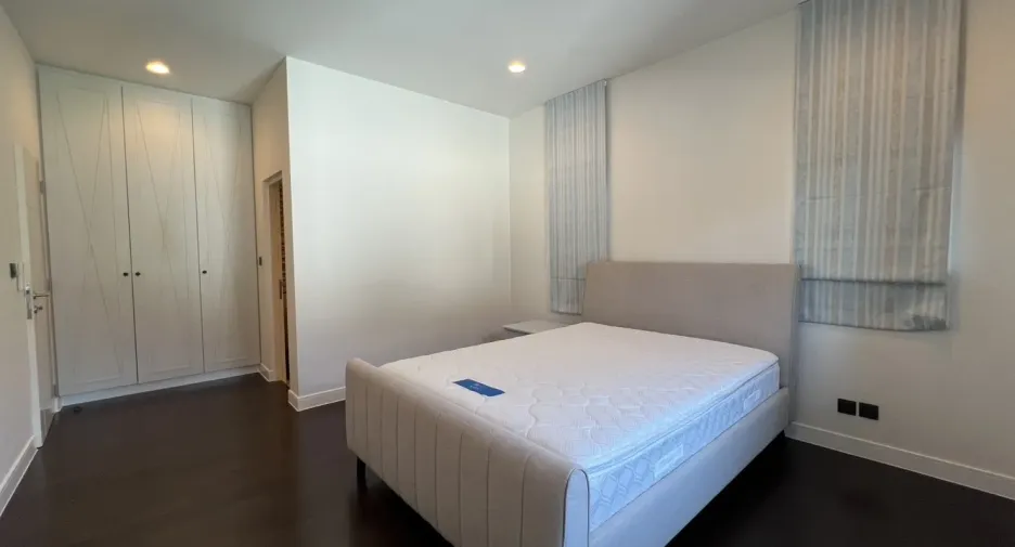 Casa en alquiler de 4 habitaciones en Bang Kapi, Bangkok