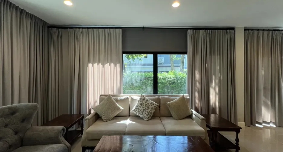 Casa en alquiler de 4 habitaciones en Bang Kapi, Bangkok