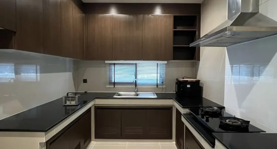 Casa en alquiler de 4 habitaciones en Bang Kapi, Bangkok