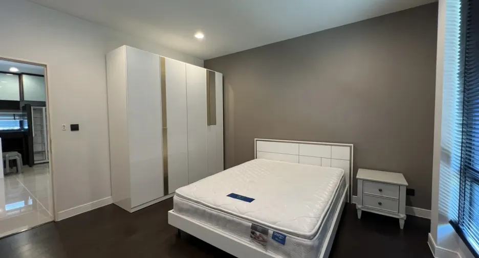 Casa en alquiler de 4 habitaciones en Bang Kapi, Bangkok