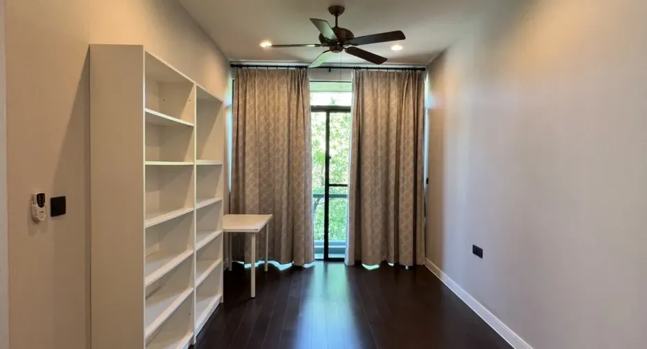 Casa en alquiler de 4 habitaciones en Bang Kapi, Bangkok