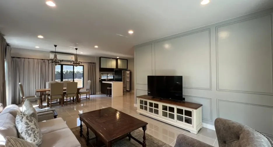 Casa en alquiler de 4 habitaciones en Bang Kapi, Bangkok