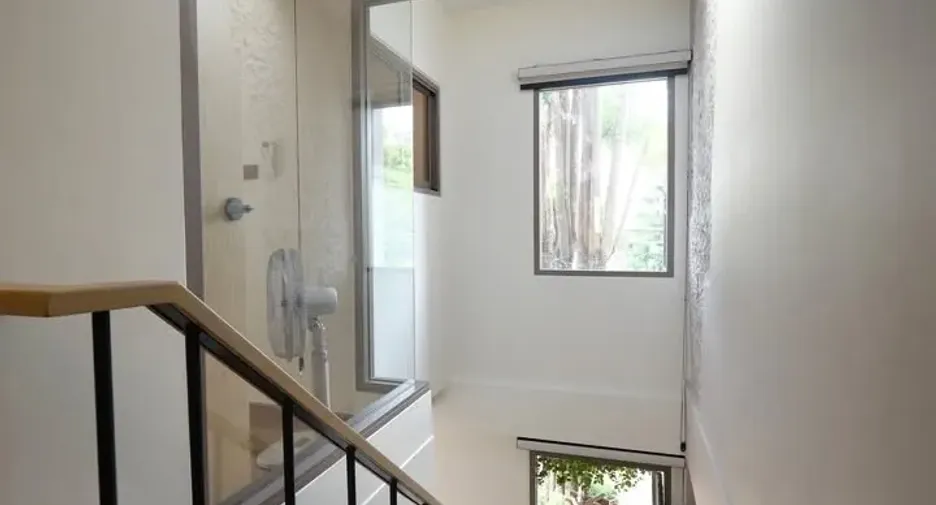 For rent 3 bedrooms house in Watthana, Bangkok