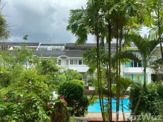 Casa adosada en venta de 3 habitaciones en Watthana, Bangkok