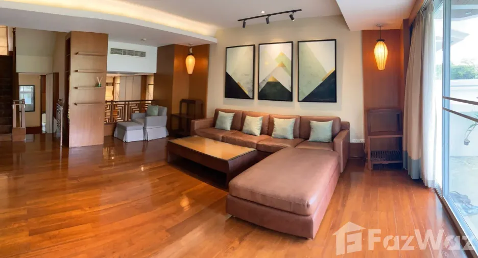 Casa adosada en venta de 3 habitaciones en Watthana, Bangkok